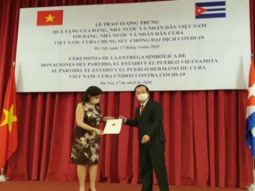 El Partido, el Estado y el pueblo vietnamitas donaron cinco mil toneladas de arroz a Cuba como un gesto solidario. Foto: PL. El Partido, el Estado y el pueblo vietnamitas donaron cinco mil toneladas de arroz a Cuba como un gesto solidario. Foto: PL.