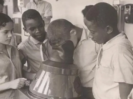 Miles de muchachas y muchachos se beneficiaron con el Plan de Becas de la Revolución que comenzó en los años 60. Foto: Archivo de JR Miles de muchachas y muchachos se beneficiaron con el Plan de Becas de la Revolución que comenzó en los años 60. Foto: Archivo de JR