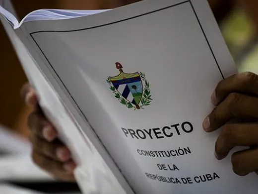 Cada cubano podrá expresar libremente sus opiniones y contribuir a alcanzar un texto constitucional que refleje el hoy y el futuro de la Patria. Foto: Irene Pérez Cada cubano podrá expresar libremente sus opiniones y contribuir a alcanzar un texto constitucional que refleje el hoy y el futuro de la Patria. Foto: Irene Pérez