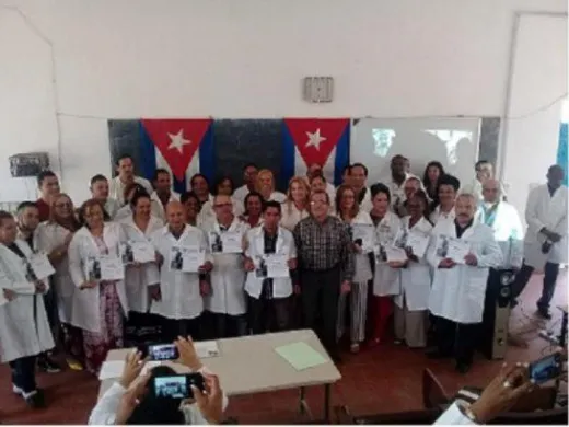 El embajador cubano en Gambia Rubén Abelenda se dirige al personal médico cubano que labora en ese país africano. El embajador cubano en Gambia Rubén Abelenda se dirige al personal médico cubano que labora en ese país africano.