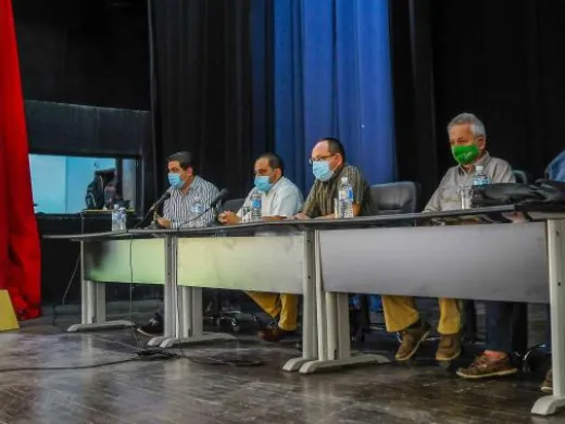 Exagentes de la Seguridad del Estado sotienen encuentro con estudiantes de la Universidad de Ciencias Médicas Victoria de Girón, Además de dedicar sus vidas a la más humana de las profesiones, también militaron en ese ejército oculto, que enfrentó los planes dirigidos a atacar por todos los frentes e intentar derrocar a la Revolución Cubana. Foto: José Manuel Correa