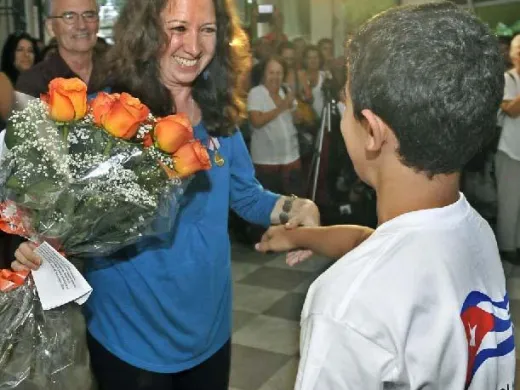 Al recibir la Medalla por la Amistad reafirmó su compromiso de defender a la Revolución Cubana hasta sus últimos días. Foto: José Manuel Correa Al recibir la Medalla por la Amistad reafirmó su compromiso de defender a la Revolución Cubana hasta sus últimos días. Foto: José Manuel Correa