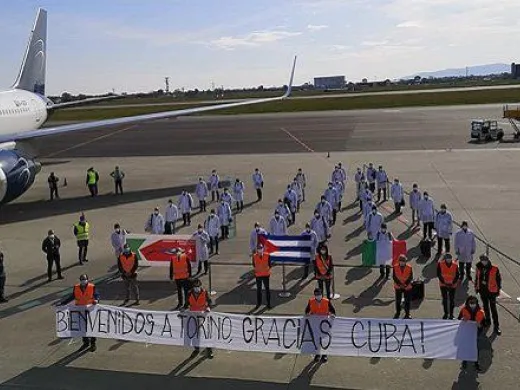 Seit ihrer Ankunft in Turin wurde der kubanischen Medizinbrigade Anerkennung entgegengebracht. Photo: Heidy Villuendas