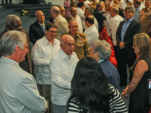 El Presidente cubano, junto al Segundo Secretario del Partido y otros miembros del Buró Político del país, encabezó el acto por el aniversario 60 del Minrex. Foto: José Manuel Correa El Presidente cubano, junto al Segundo Secretario del Partido y otros miembros del Buró Político del país, encabezó el acto por el aniversario 60 del Minrex. Foto: José Manuel Correa
