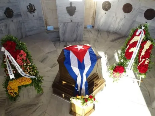 En Santa Ifigenia se rindió especial tributo al Apóstol de Cuba. Foto: Eduardo Palomares En Santa Ifigenia se rindió especial tributo al Apóstol de Cuba. Foto: Eduardo Palomares