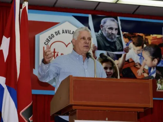 Díaz-Canel señaló que se busca una comprensión de la necesidad de revertir la situación en el menor tiempo posible. Foto: Estudios Revolución