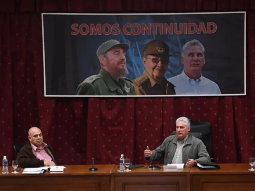 Díaz-Canel indicó que todas las buenas experiencias se multipliquen, se socialicen, se impulsen, se consoliden y vayan siendo más abarcadoras en todos los ámbitos. Foto: Estudios Revolución