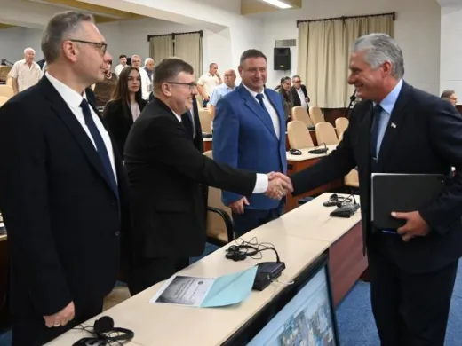 La delegación de la Academia de Ciencias de Belarús que visita Cuba está encabezada por el doctor en Ciencias Económicas Vasili Hurski, secretario científico jefe de ese organismo. Foto: Estudios Revolución La delegación de la Academia de Ciencias de Belarús que visita Cuba está encabezada por el doctor en Ciencias Económicas Vasili Hurski, secretario científico jefe de ese organismo. Foto: Estudios Revolución
