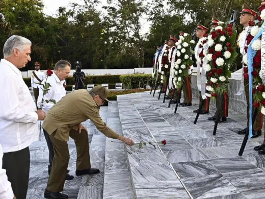 Cuba rindió homenaje a la gesta de la URSS contra los nazis. Foto: Estudios Revolución Cuba rindió homenaje a la gesta de la URSS contra los nazis. Foto: Estudios Revolución