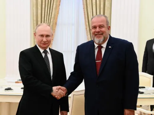 A la par de condenar el bloqueo a Cuba, Putin dijo que Rusia hará «todo lo posible para garantizar que nuestro compromiso económico contribuya a superar esas dificultades impuestas desde el exterior». Foto: Estudios Revolución A la par de condenar el bloqueo a Cuba, Putin dijo que Rusia hará «todo lo posible para garantizar que nuestro compromiso económico contribuya a superar esas dificultades impuestas desde el exterior». Foto: Estudios Revolución