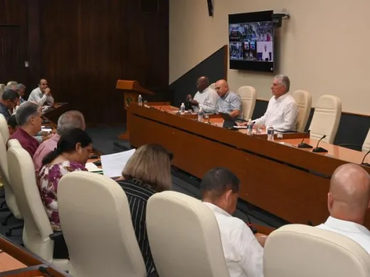 El Jefe de Estado habló de chequear cada recurso que se entregue para rehabilitar viviendas, y de conocer el verdadero impacto de cada decisión. Foto: Estudios Revolución El Jefe de Estado habló de chequear cada recurso que se entregue para rehabilitar viviendas, y de conocer el verdadero impacto de cada decisión. Foto: Estudios Revolución