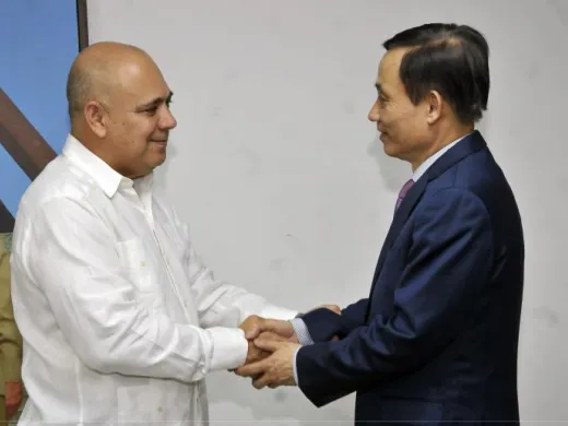 Roberto Morales Ojeda miembro del Buro Politico y secretario de Organizacion del CCPCC recibe delegacion presidida por Le Hoai Trung miembro del Comite Central del Partido Comunista de Vietnam. Roberto Morales Ojeda miembro del Buro Politico y secretario de Organizacion del CCPCC recibe delegacion presidida por Le Hoai Trung miembro del Comite Central del Partido Comunista de Vietnam.