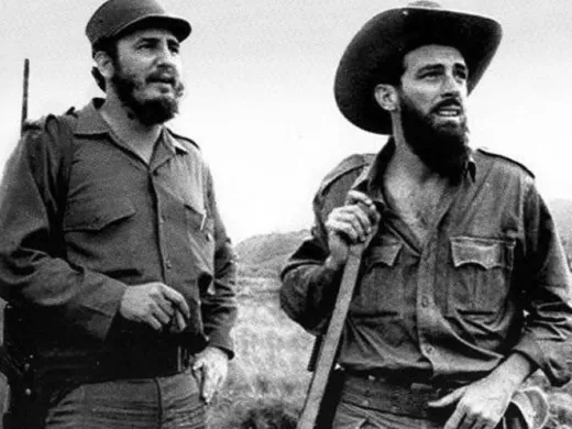 Camilo junto a Fidel en la Sierra. Camilo junto a Fidel en la Sierra.