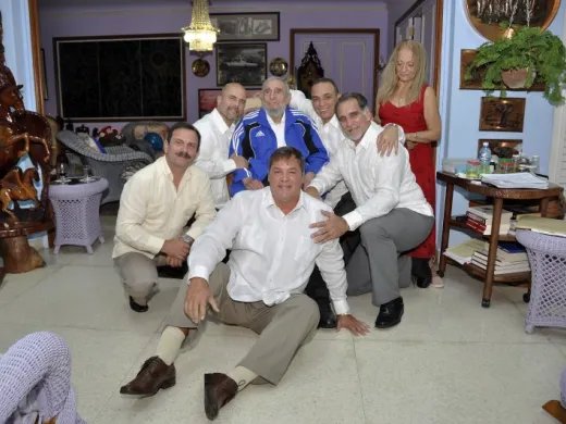 Fidel Castro junto a los Cinco Héroes cubanos antiterroristas Fidel Castro junto a los Cinco Héroes cubanos antiterroristas