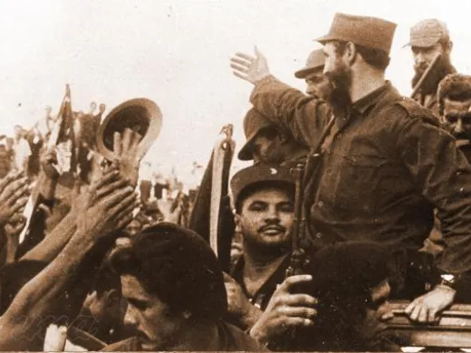 El pueblo de La Habana, en masa, salió a las calles para abrazar a los rebeldes victoriosos, el 8 de enero de 1959. Foto: Archivo de Granma