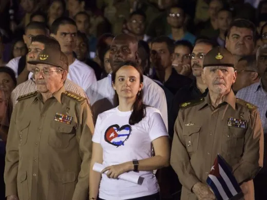 Raúl encabeza Marcha de las Antorchas en homenaje a José Martí, y dedicada al Líder de la Revolución Fidel Castro. Foto: L Eduardo Domínguez/ Cubadebate Raúl encabeza Marcha de las Antorchas en homenaje a José Martí, y dedicada al Líder de la Revolución Fidel Castro. Foto: L Eduardo Domínguez/ Cubadebate