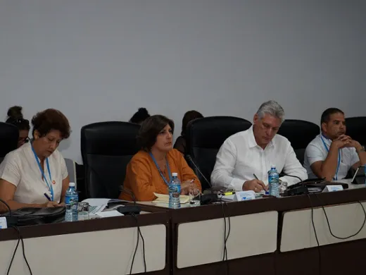 Miguel Díaz-Canel en la comisión de Atención a la Juventud, la Niñez y la Igualdad de Derechos de la Mujer