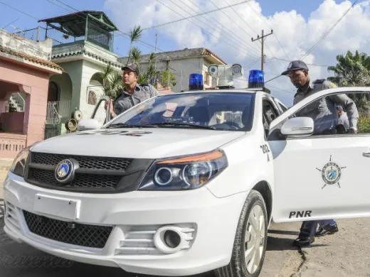 Policia Nacional Revolucionaria.El trabajo de los oficiales de la PNR al servicio del pueblo