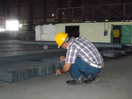 Trabajador de la Industria en las Tunas