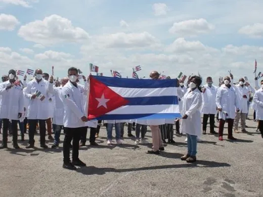 Brigada médica cubana regresa de México Brigada médica cubana regresa de México