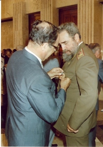Recibe la Medalla Conmemorativa de la Victoria de la Gran Guerra Patria