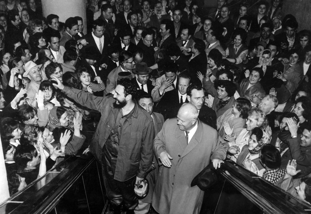 Fidel Castro y Nikita Jrushchov en la tienda por departamentos Moskva