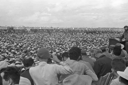 Fidel inaugura presa en Isla de Pinos