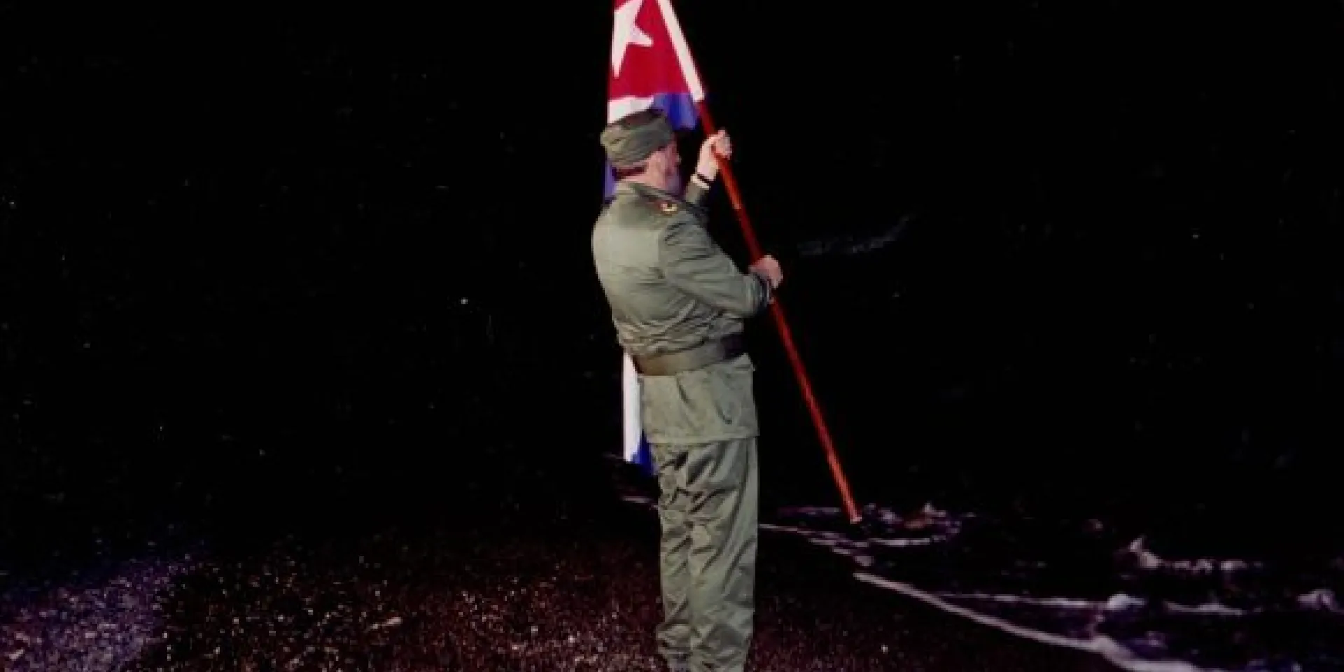 Fidel en Playitas de Cajobabo el 11 de abril de 1995. Foto: Fidel soldado de las ideas.