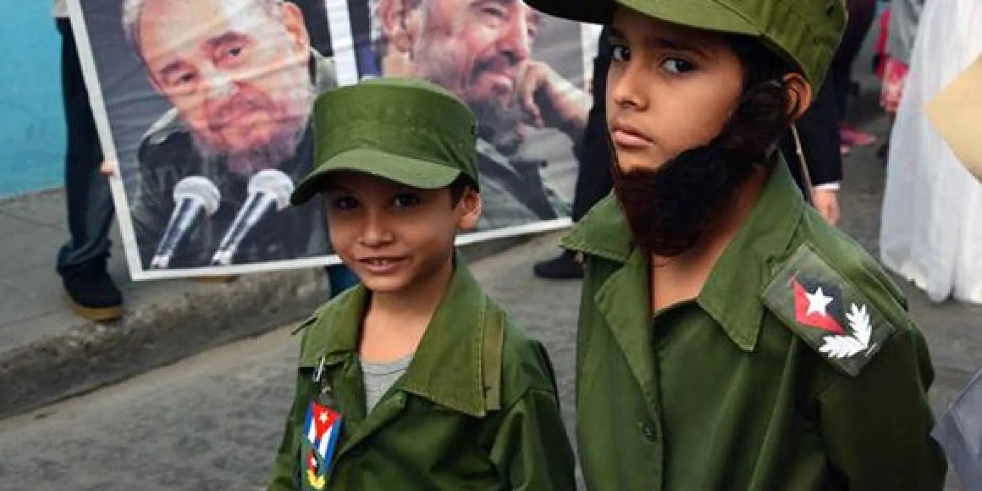 “Yo soy Fidel”, fue una consigna asumida por el pueblo cuando el Comandante desapareció físicamente. En la imagen, niños camagüeyanos participan en el desfile pioneril martiano en homenaje al Apóstol cubano José Martí, en el aniversario 164 de su natalicio, y en recordación al líder histórico de la Revolución cubana, Fidel Castro, el 28 de enero de 2017. Foto: Rodolfo Blanco/ ACN.
