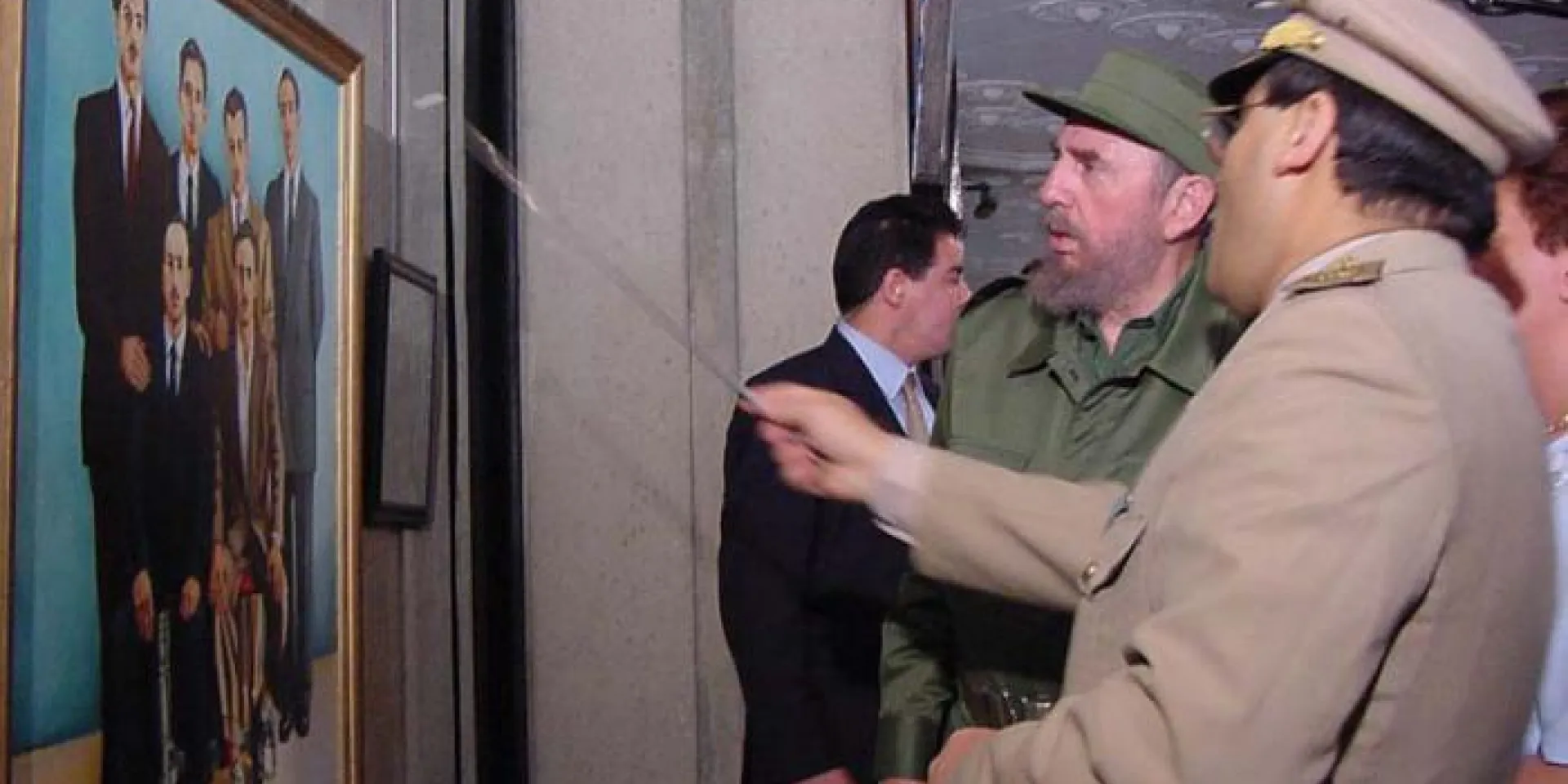 El Comandante en Jefe Fidel Castro en su visita al Museo Central del Ejército Argelino. Foto: Juvenal Balán 