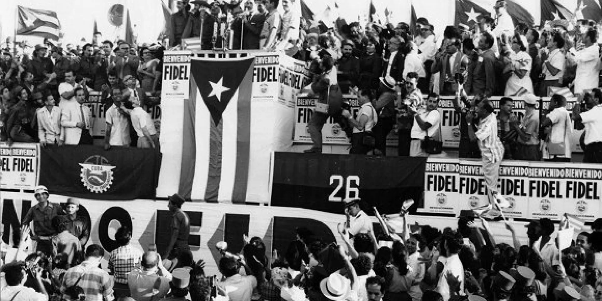 Fidel pronuncia un discurso en la concentración popular en la Plaza Cívica, hoy Plaza de la Revolución, a su llegada de una gira por EE.UU., Canadá, Brasil, Argentina y Uruguay, el 8 de mayo de 1959.