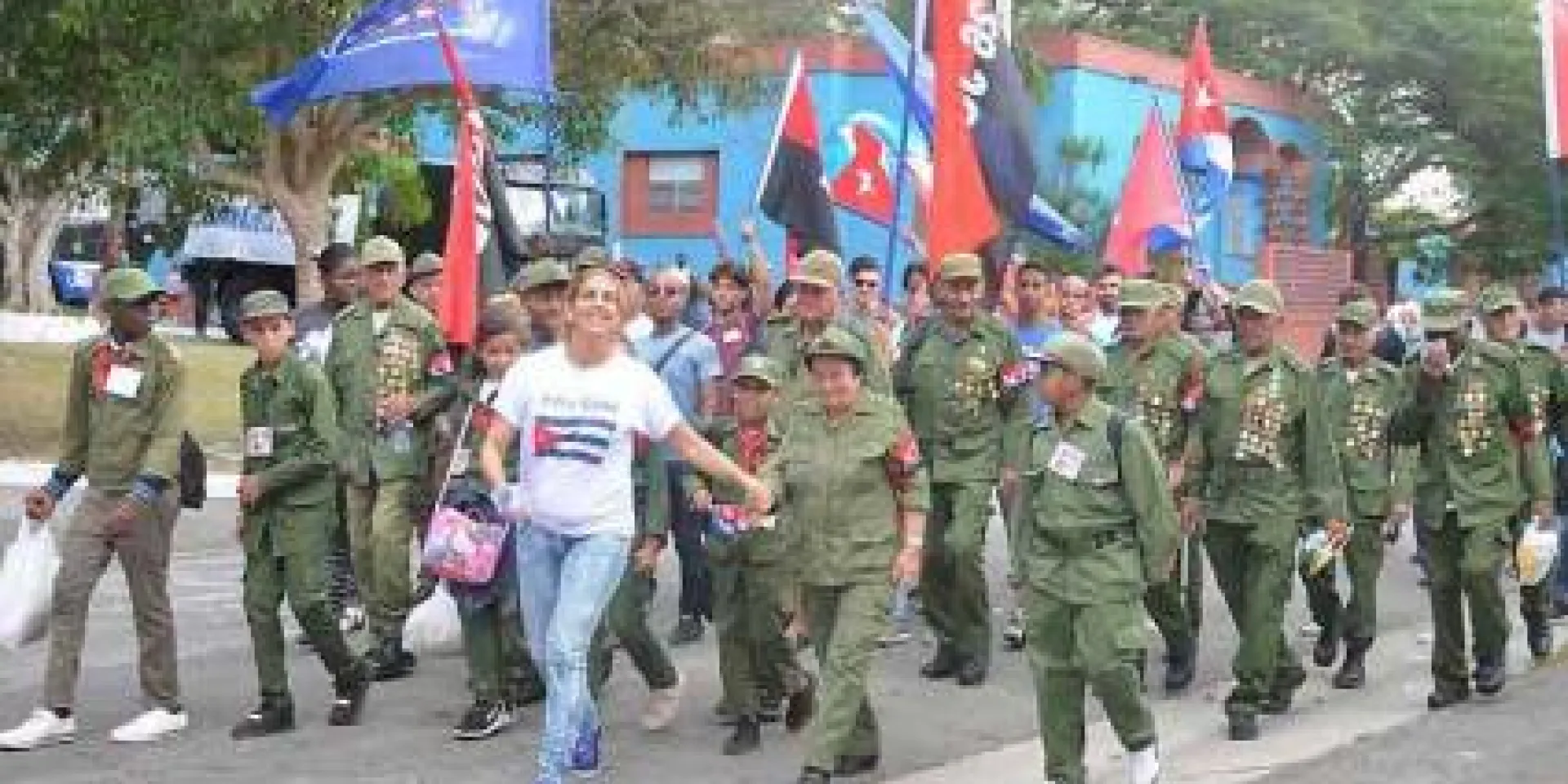 Una representación de pioneros, estudiantes, combatientes y del pueblo capitalino conmemoró ayer la histórica jornada del 8 de enero de 1959