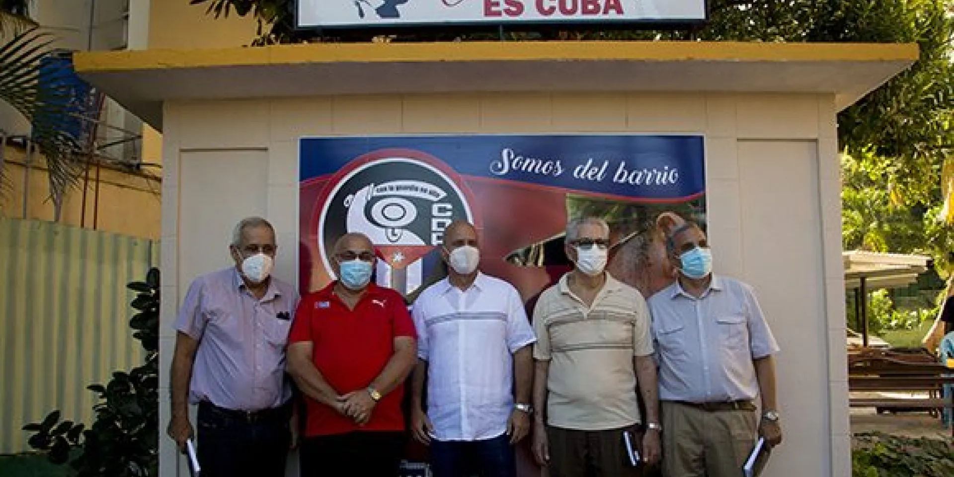 Juan Contino, Carlos Rafael Miranda, Jorge Lezcano y Juan José Rabilero, ex-coordinadores nacionales de los CDR junto a Gerardo Hernández en la sede de los CDR. Foto: Ismael Francisco/ Cubadebate.