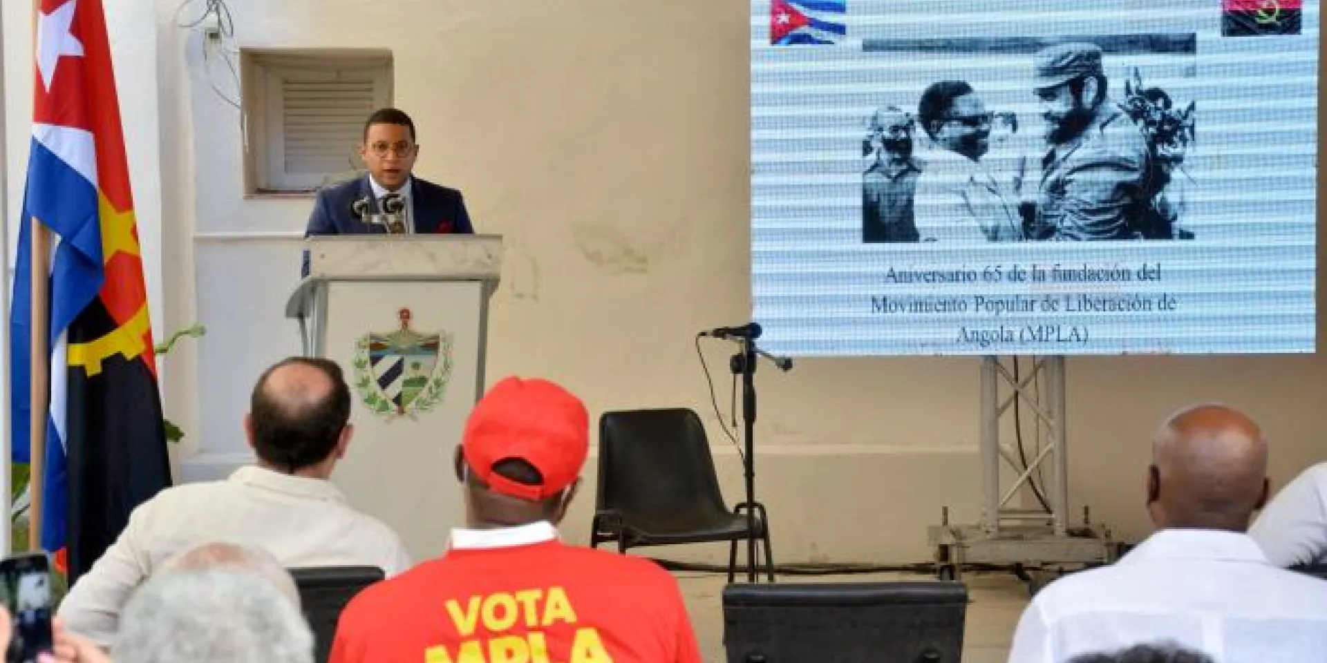 Acto central por el 65 ANV del MPLA de Angola. Presentes Yoel Queipo Ruiz Moenbro del Secretariado del PCC, Helio Roberto Masques Dos Santos encargado de negocios de embajada de Angola. Fernando González Llort ICAP y Victor Dreke Foto: Ricardo López Hevia