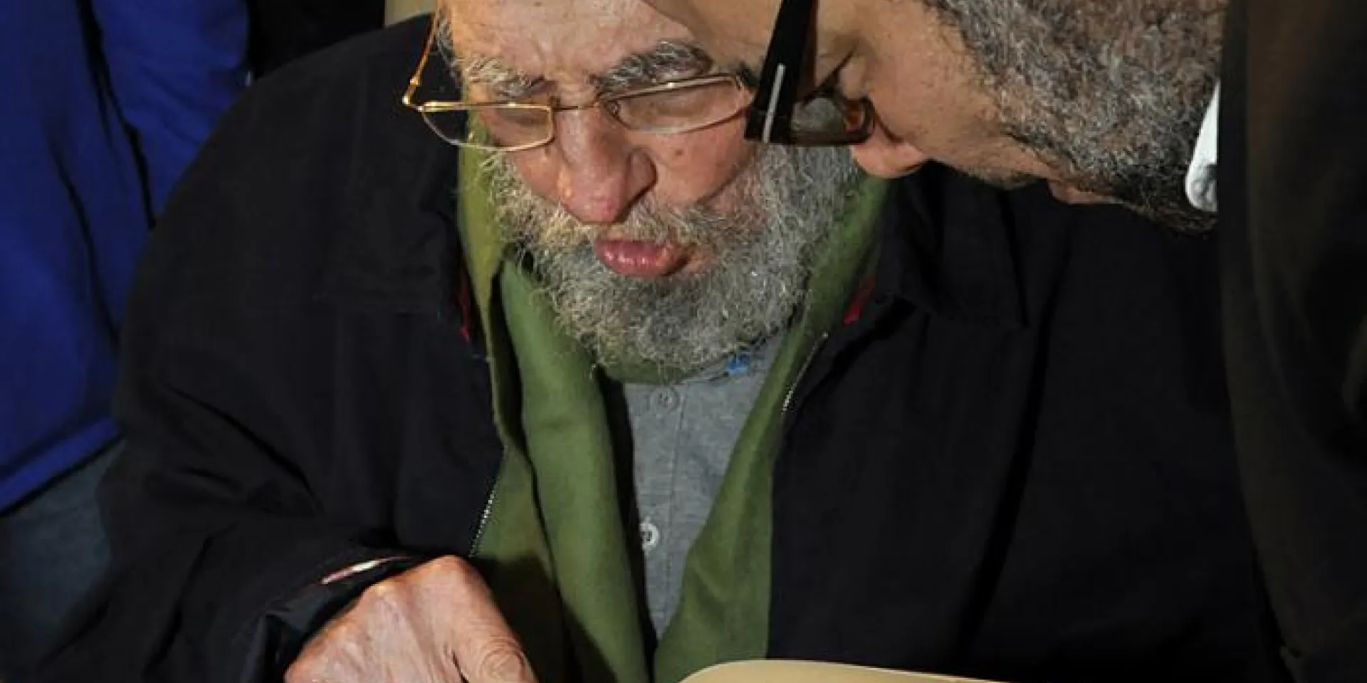 Fidel junto a Kcho durante la inauguración del Laboratorio para el arte. Foto: Estudios Revolución