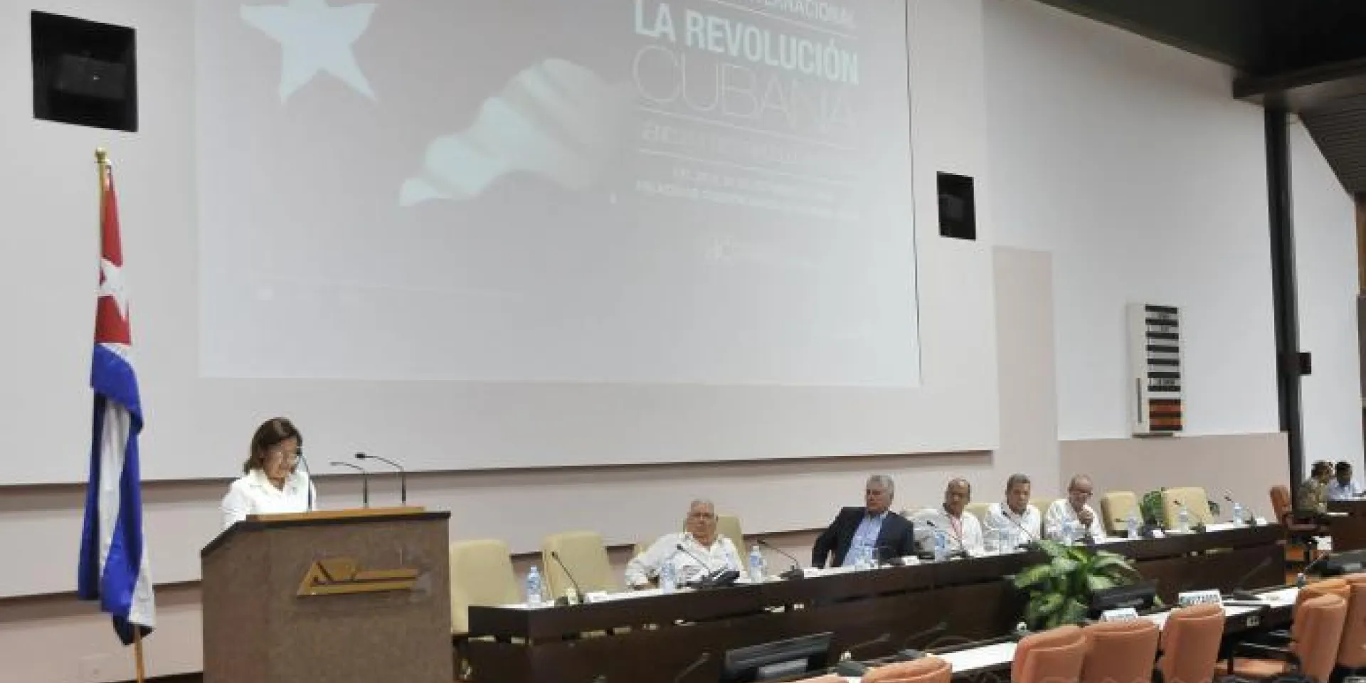 Parole di Chiusura del III Simposio Internazionale /La Rivoluzione Cubana/, di Elba Rosa Montoya Ministro di Scienze e Tecnologia. Photo: Ismael Batista