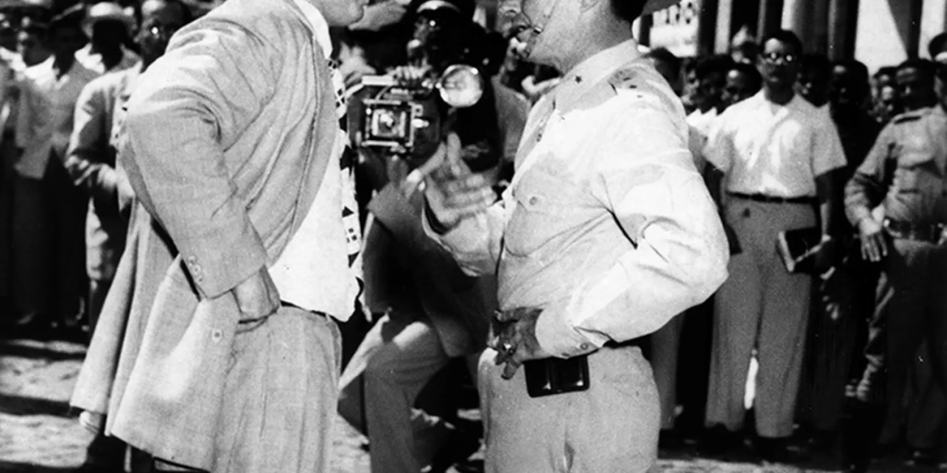 Fidel discute con el general Uría, jefe de la Policía. Foto: OAH