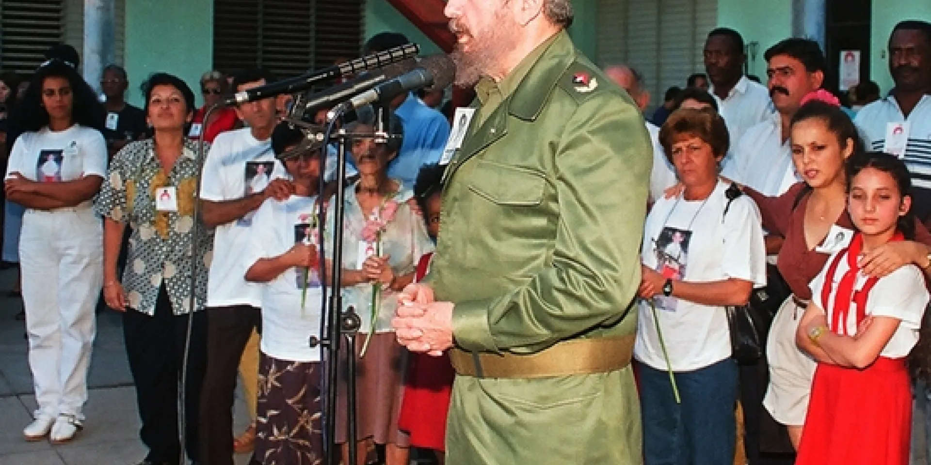 En la escuela de Elián González, celebrando el 6 de diciembre de 1999 el cumpleaños 6 del niño secuestrado en Estados Unidos. Foto: Estudios Revolución