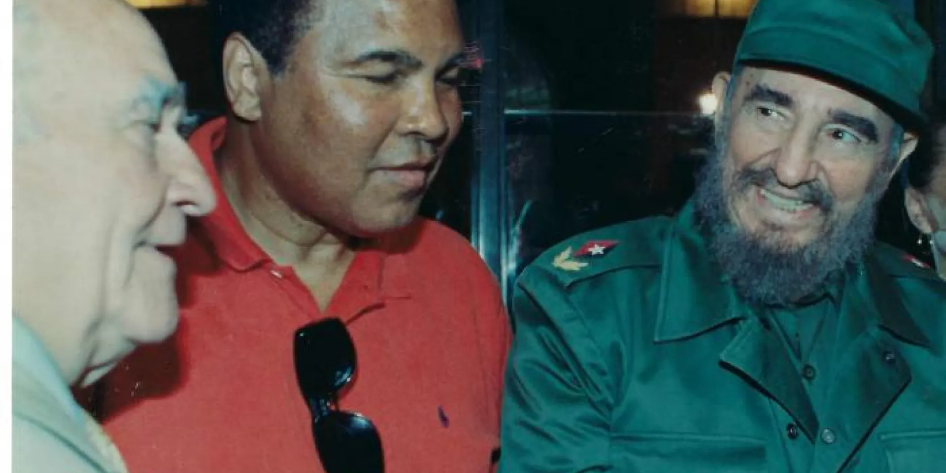 Ed Asner zusammen mit Fidel und Muhammad Ali, 1998