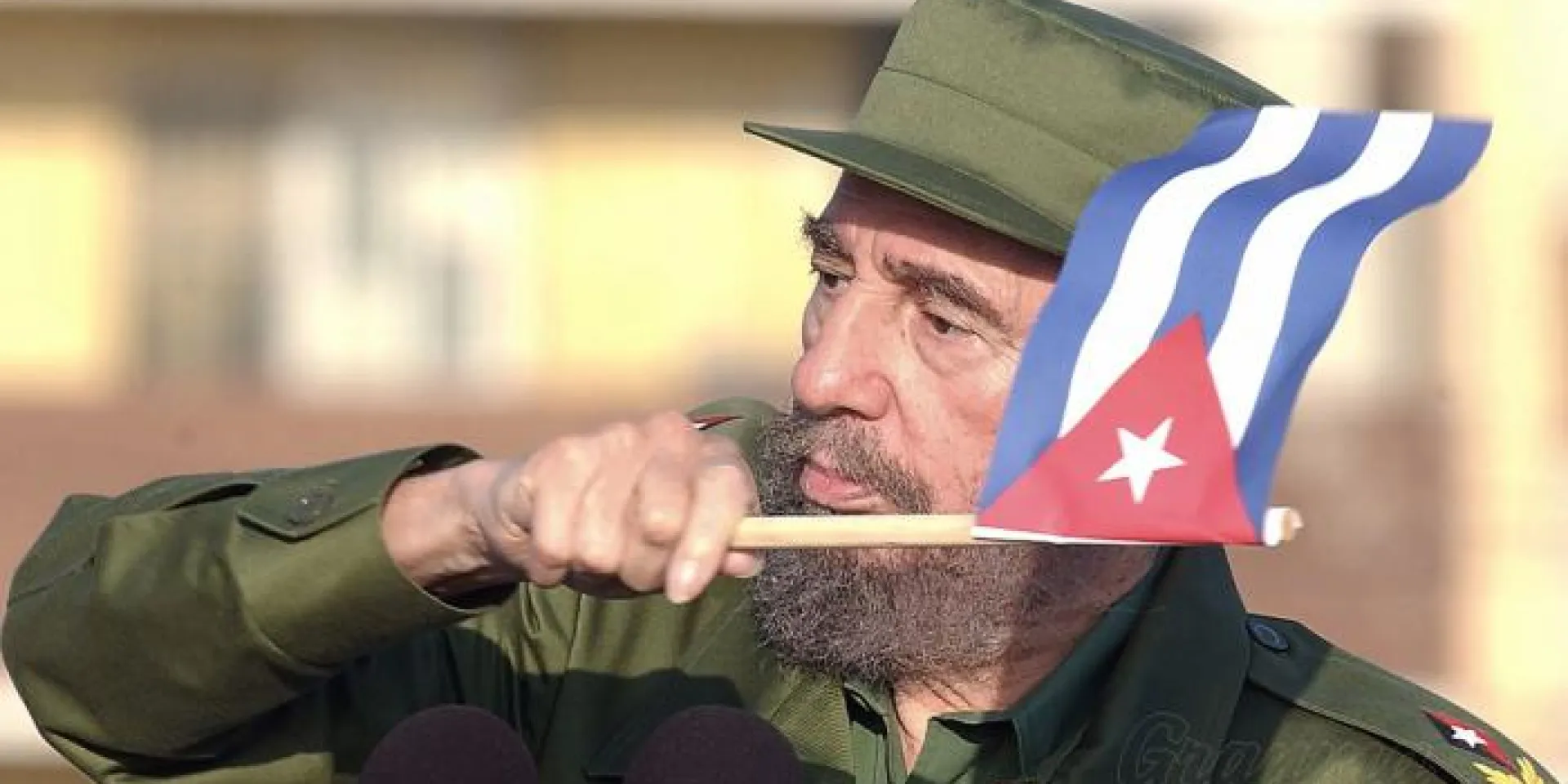 Lo primero que Fidel nos exigiría para analizar este «hecho social total» sería apartar las teorizaciones abstractas y armarnos de ese «sentido del momento histórico» que caracterizó a su mirada a la hora de descifrar circunstancias complejas y de tomar decisiones. Foto: Juvenal Balán 