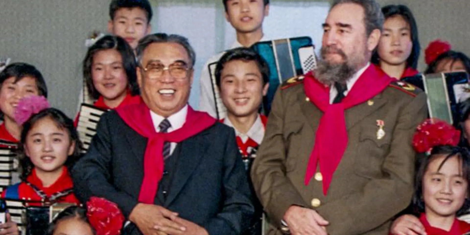 El Comandante en Jefe Fidel Castro Ruz en visita oficial a la República Democrática de Corea, dialogó con el líder norcoreano Kim Il Sung. Foto: Cortesía de la embajada de la, República PopularDemocrática de Corea