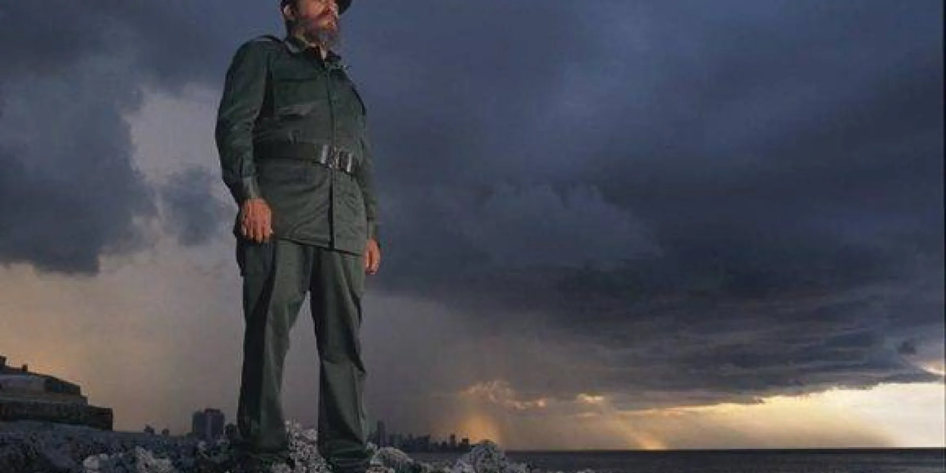 Fidel Castro posa con La Habana al fondo, en 1994. jerad rancinan