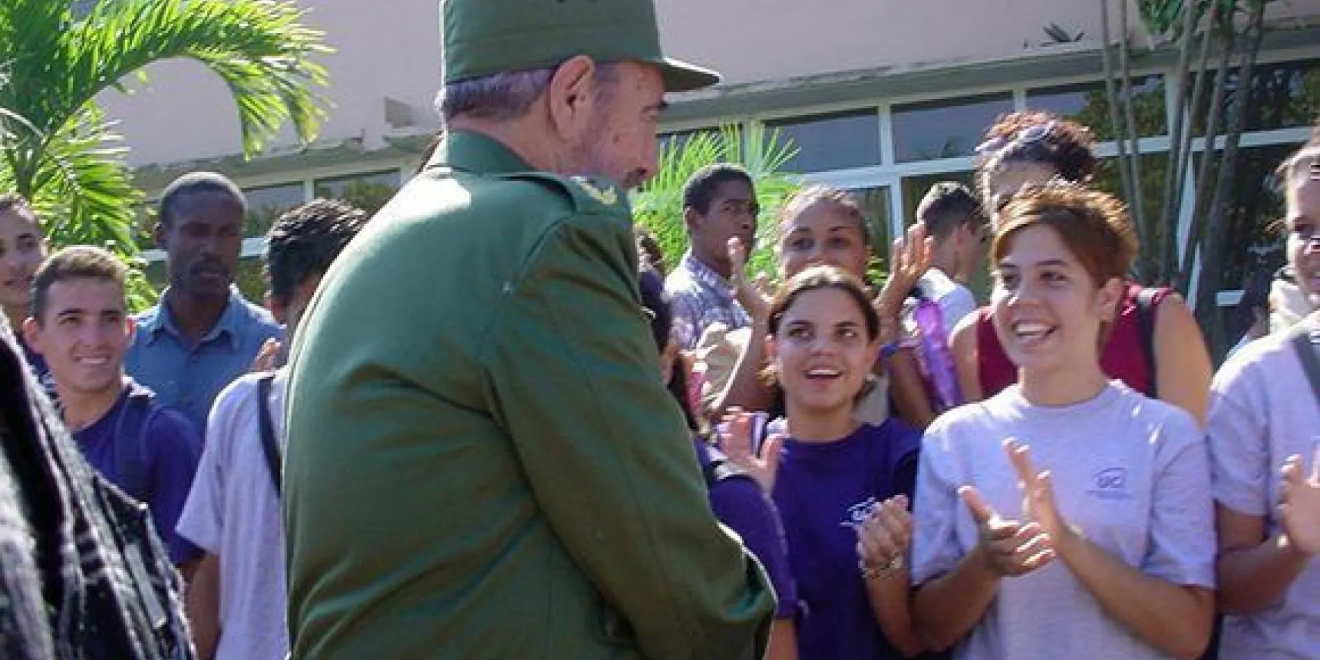 Fidel Castro visita la Universidad de las Ciencias Informáticas, 12 de diciembre de 2002. Foto: Universidad de las Ciencias Informáticas / Sitio Fidel Soldado de las Ideas.