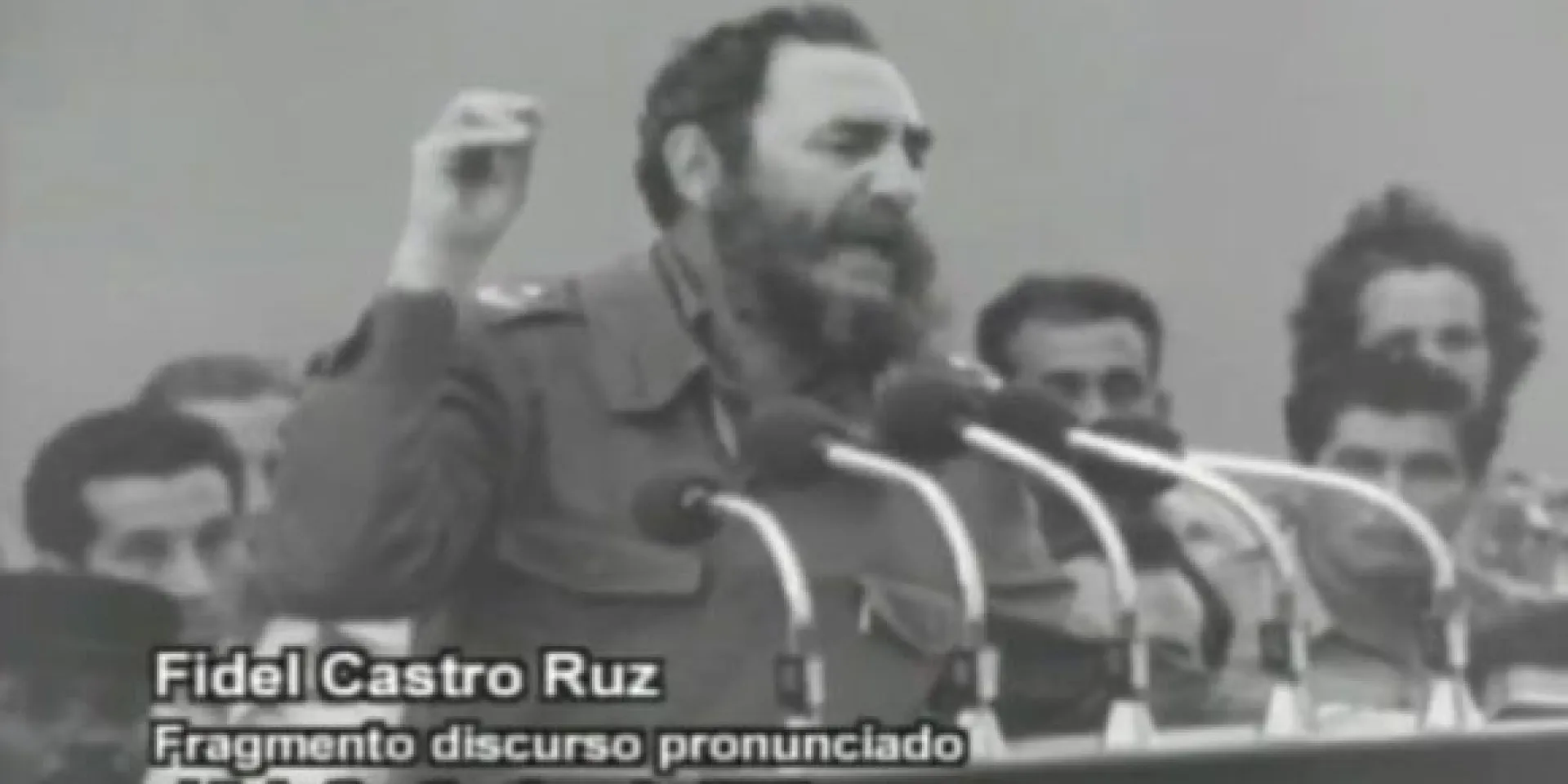 El Comandante en Jefe, Fidel Castro Ruz, conmemora en Cienfuegos el 20 aniversario de la gesta revolucionaria el 5 de septiembre de 1977. Foto: Captura de discurso grabado por Santiago Álvarez