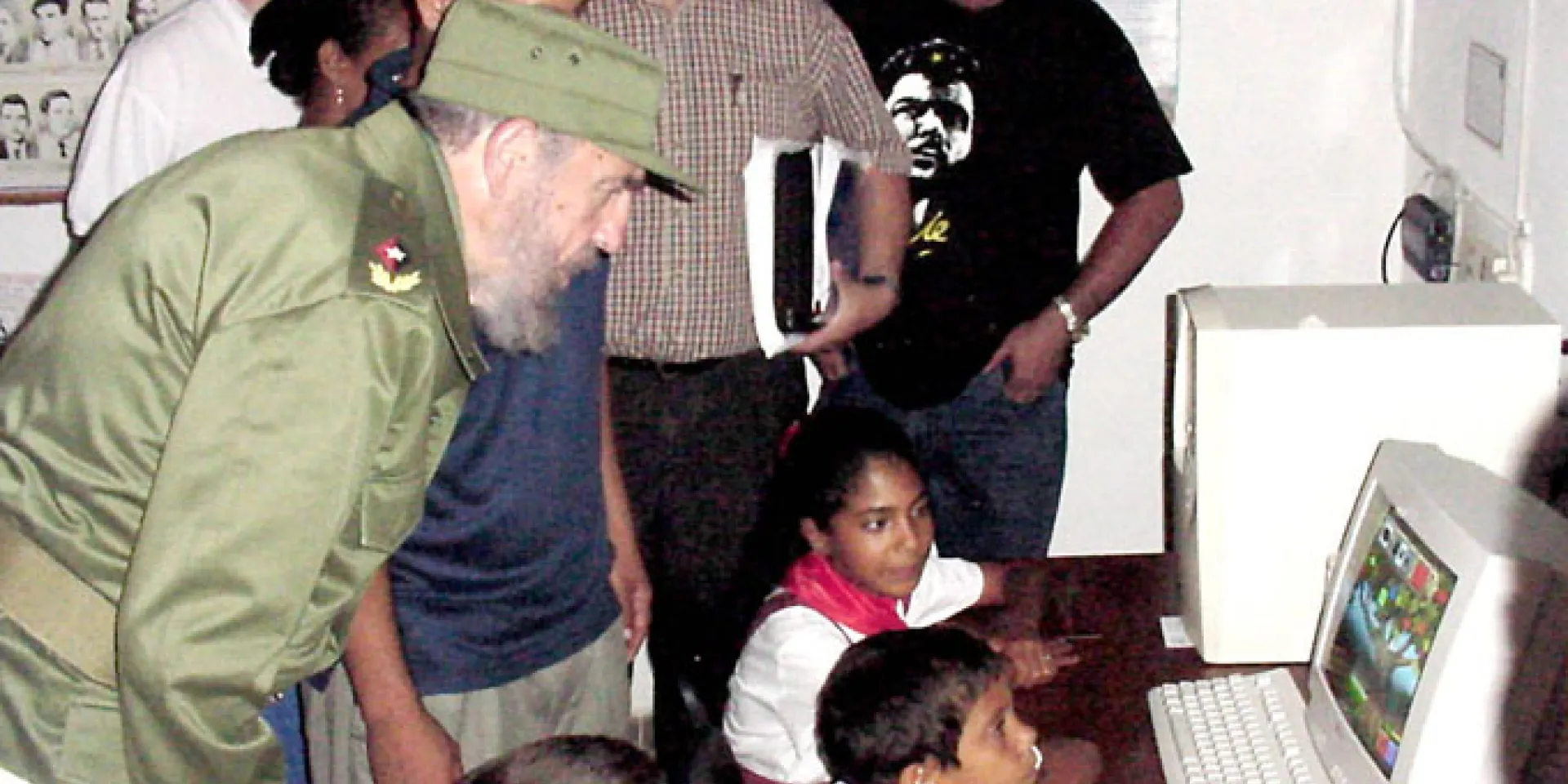 Fidel introdujo la Computación en la Enseñanza Primaria, en el colegio multigrado Enma Rosa Chuy, en la zona rural de Saturnino, en Pilón. FOTO/ Luis Carlos Palacios Leyva.