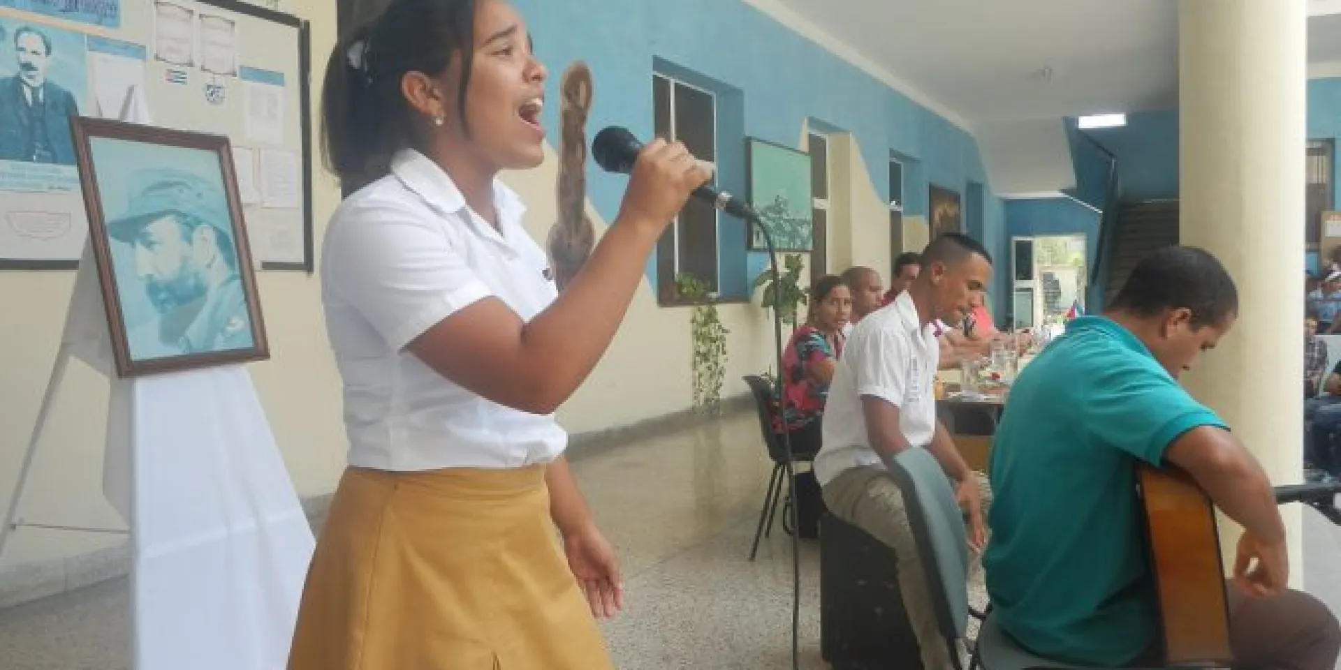 Homenaje a Fidel Castro en recordación de la inauguración de la Escuela de Arte en Granma