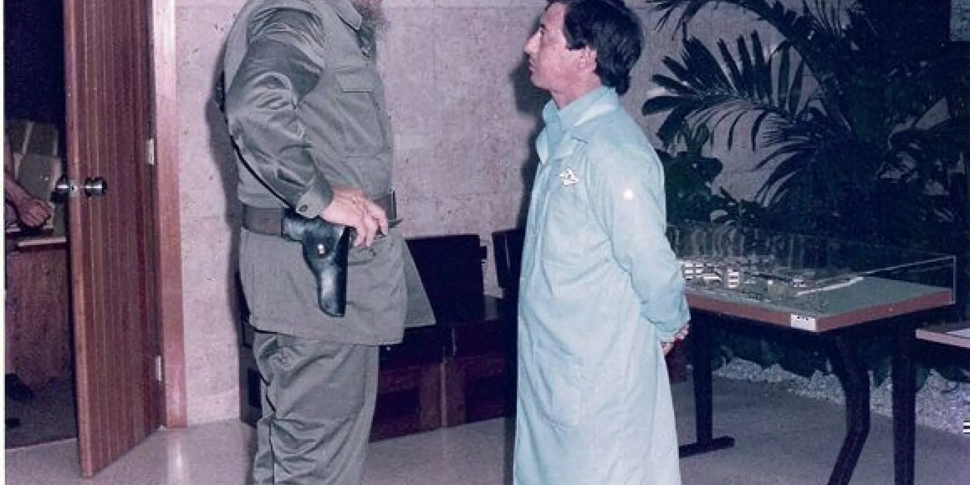 Fidel Castro y Luis Fernandez Yero en el Centro de Inmunoensayo