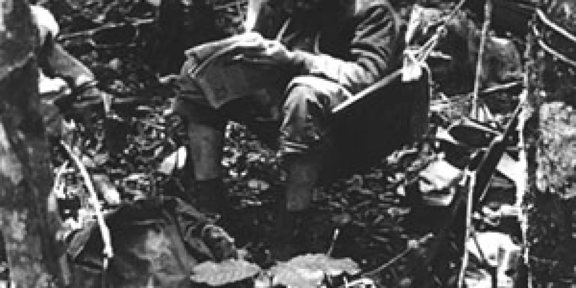 Fidel en la Comandancia de La Plata (1958), mientras elaboraba planes para la defensa del firme de la Maestra. (Foto: Autor no identificado)