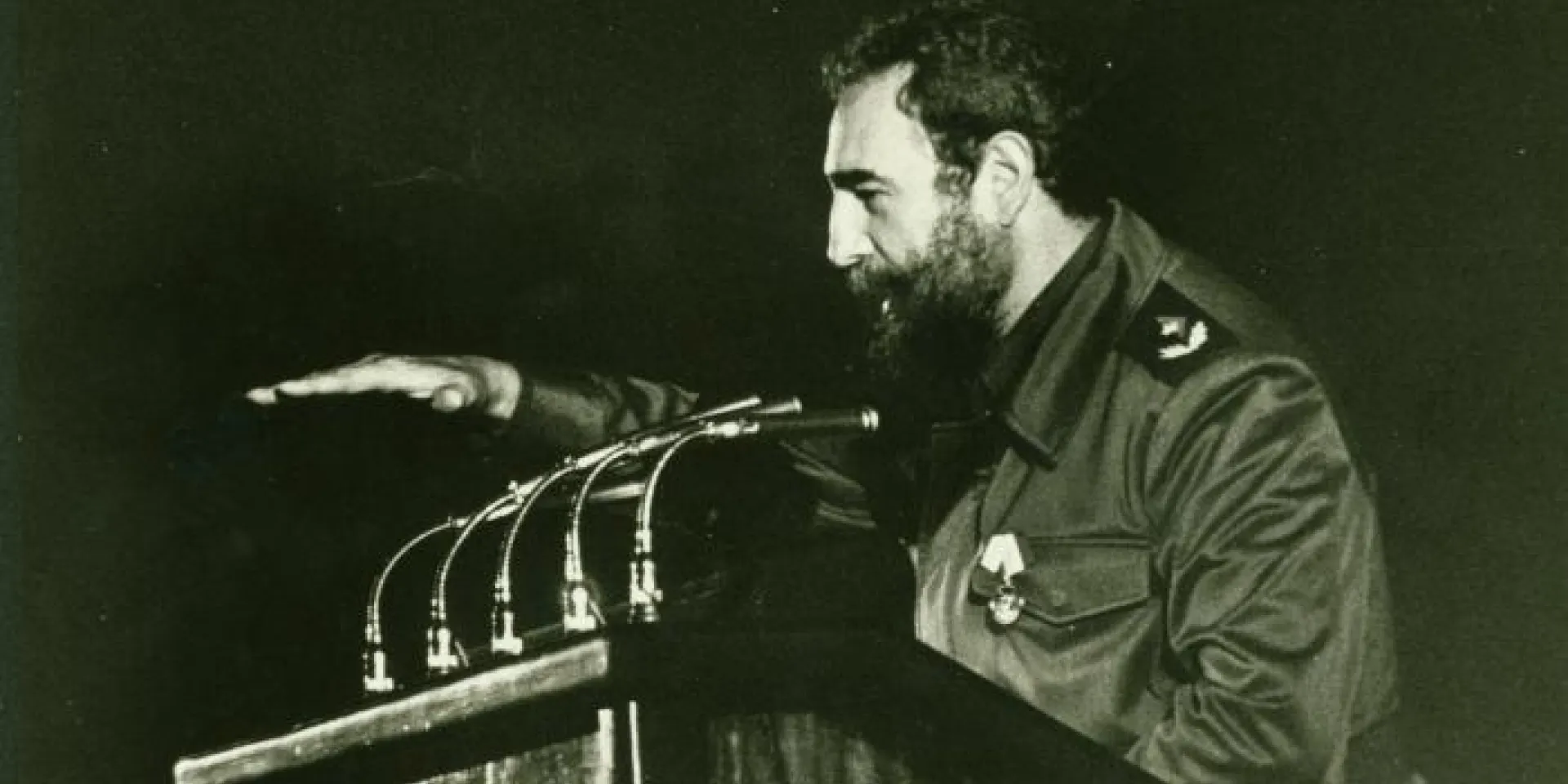 Fidel Castro en la inauguración del Hospital Hermanos Ameijeiras el 3 de diciembre de 1982. Foto: Jorge Oller