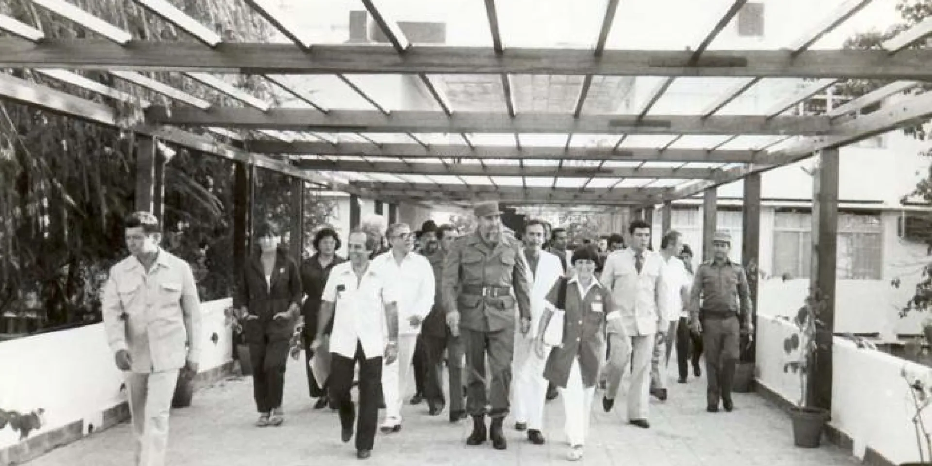 Fidel Castro participa en la inauguración de la Escuela Internacional de Cine y TV, de San Antonio de los Baños. Foto: Mario Ferrer